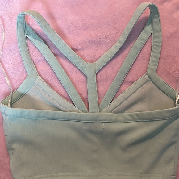 Tobi Crop Top Size Small - Mint Green - Picture 8 of 8